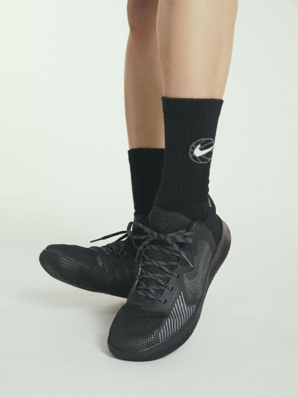 Picture of NIKE EVERYDAY BASKETBALL CREW (3 IN 1)